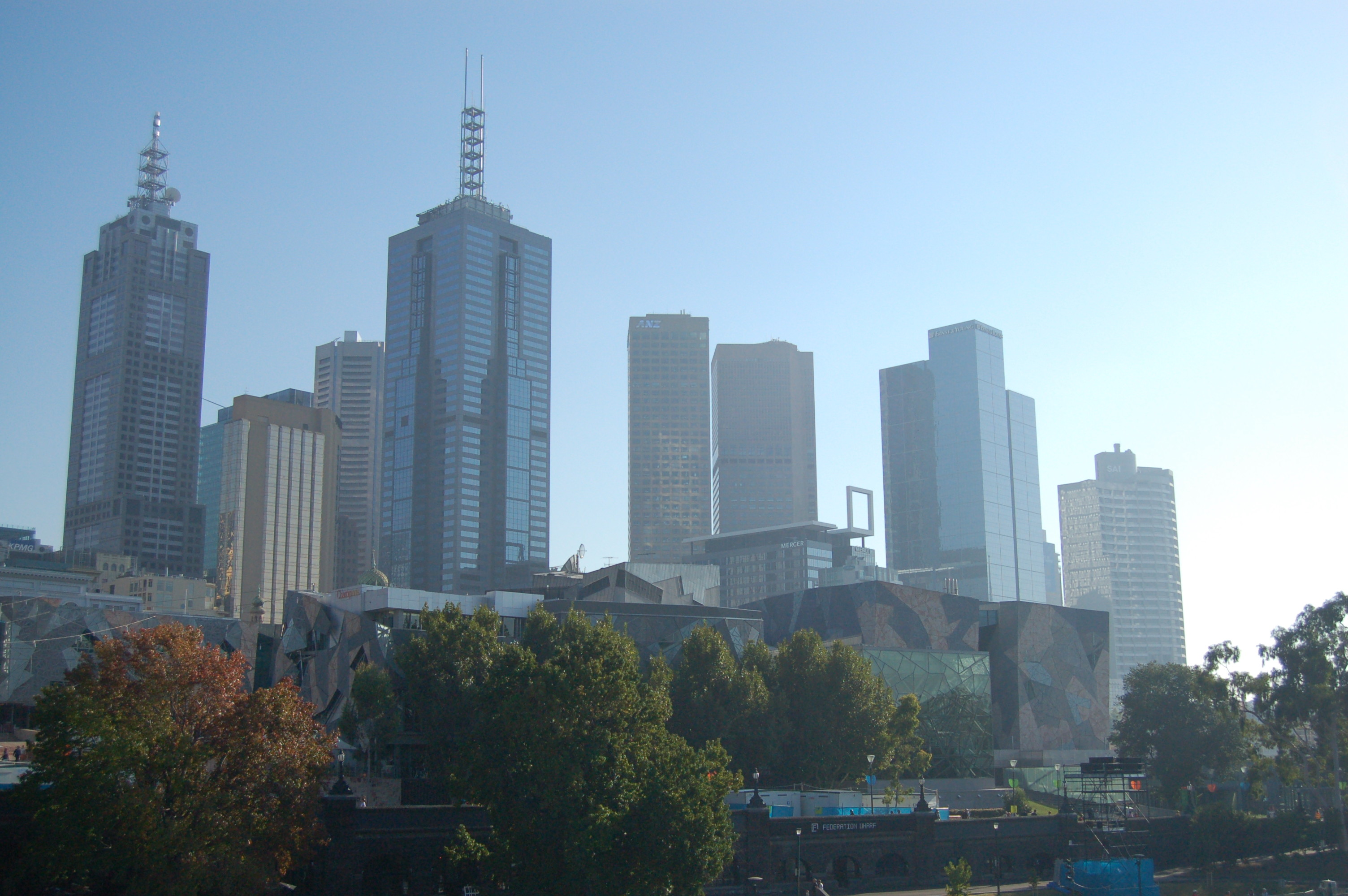 Melbourne_City_Misty_Skyline_Federation_Square